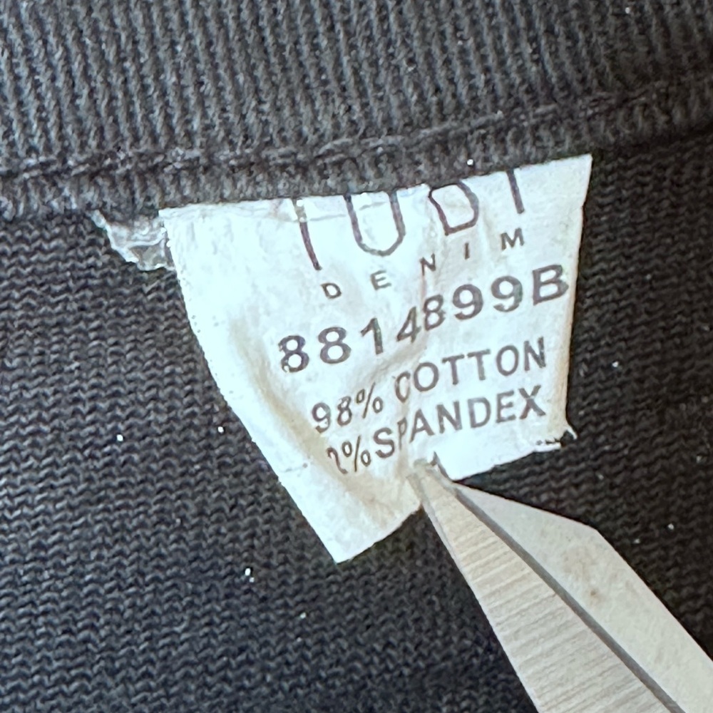 Ultra Low Rise Flared Jeans - Picture 12 of 12